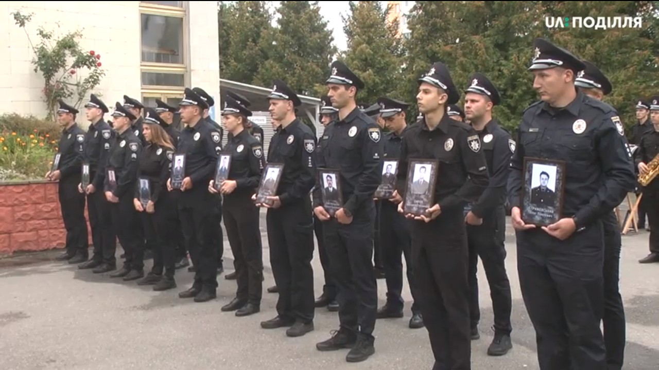 Сьогодні в Хмельницькому вшанували пам’ять 34-х загиблих під час виконання службових завдань правоохоронців області. 