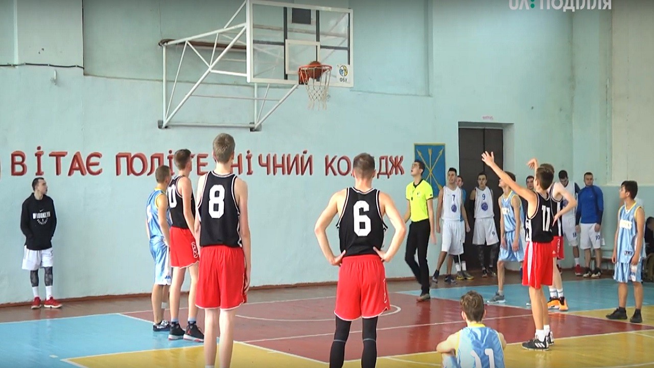 6 команд Хмельниччини взяли участь у обласній студентській лізі  з баскетболу