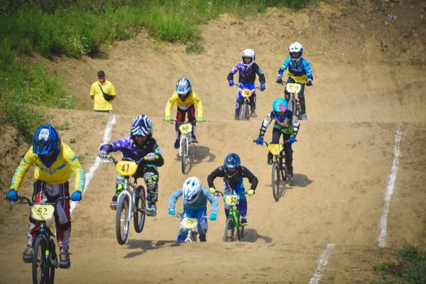 Телеканали Суспільного у регіонах покажуть змагання зі спідвею та велосипедного спорту